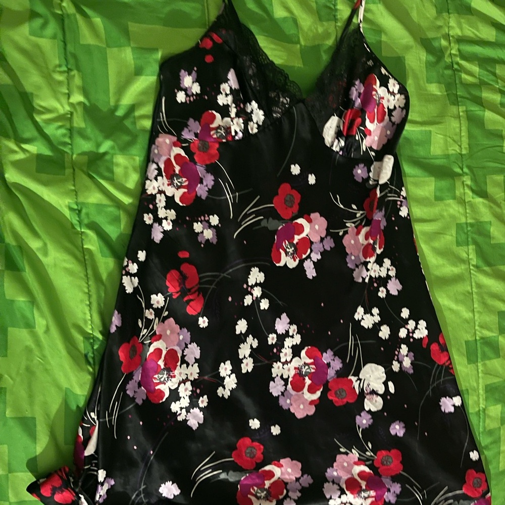 Ambrielle Black Floral Satin Dress